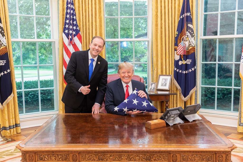 Lee Zeldin and Donald Trump in the Oval Office in 2018.