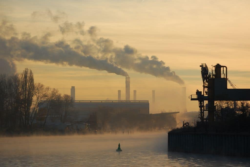 power plant emitting carbon dioxide into the atmosphere